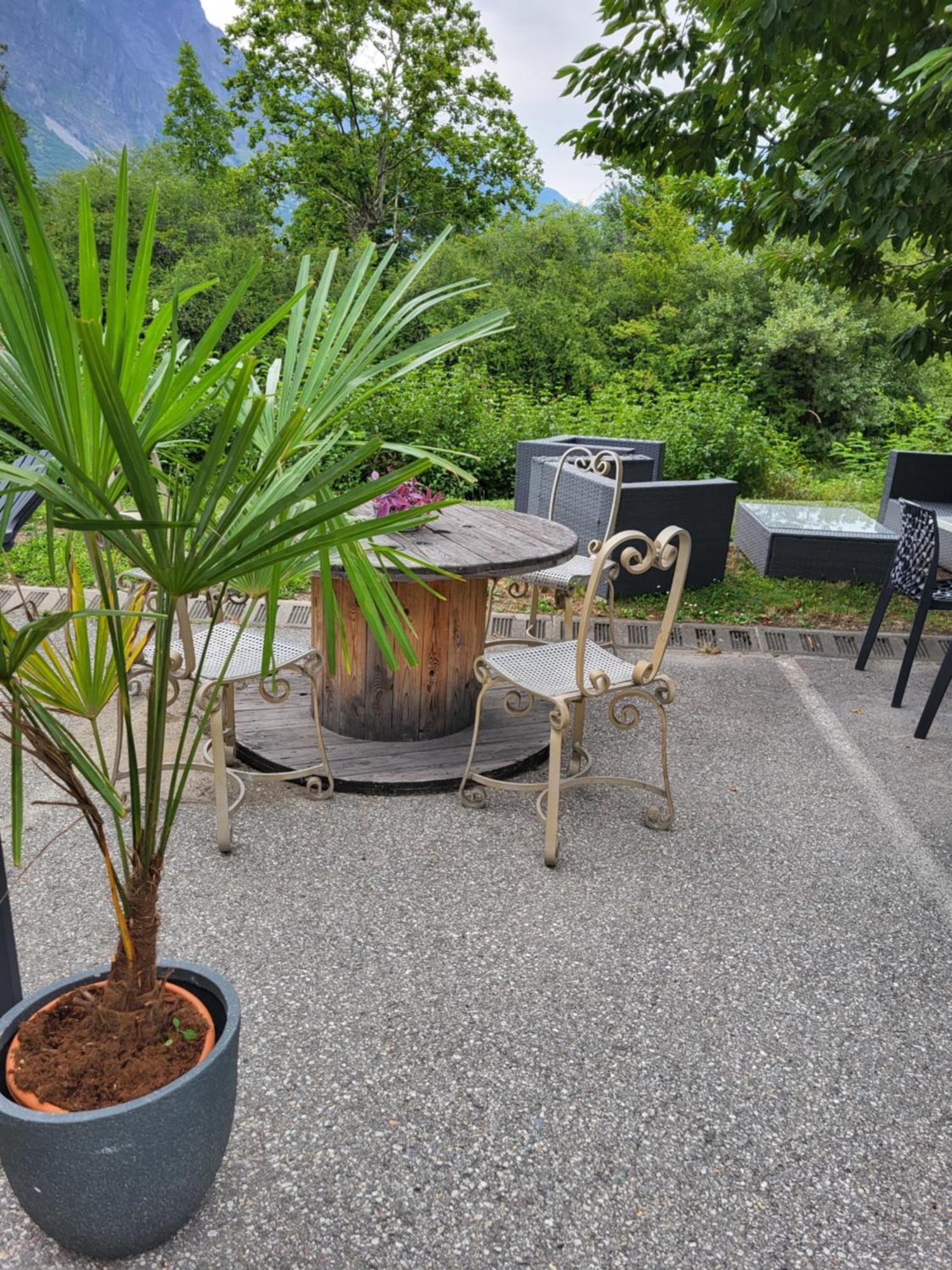Hotel Restaurant Lancheton Saint-Julien-Mont-Denis Buitenkant foto