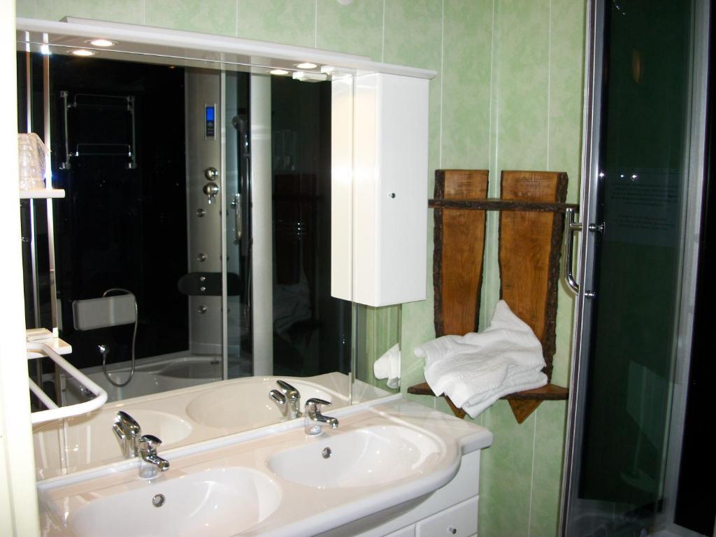 Hotel Restaurant Lancheton Saint-Julien-Mont-Denis Kamer foto